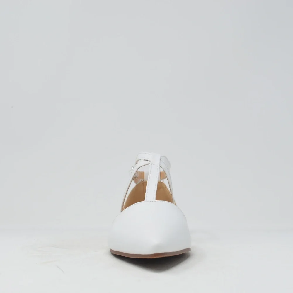 ๐ Women's Chase & Chloe White Strappy Flats - Picture 4 of 4